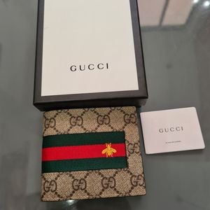 Gucci bee wallet